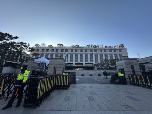 九游体育app官网在6名一经9名法官的问题上-九游体育(中国)官方网站 登录入口 IOS/安卓通用版/手机app下载